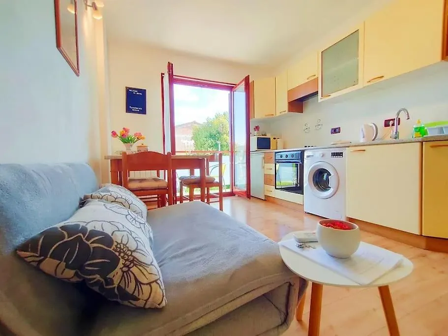 Cozy And Quiet Apartment Kercan With Free Bike Use location
